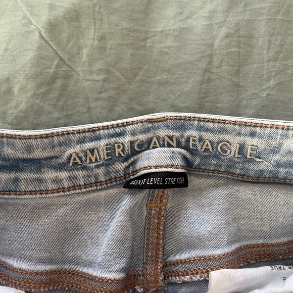 Distressed American Eagle stretchy high waist straight Light Women's Jeans 6 - Picture 6 of 7